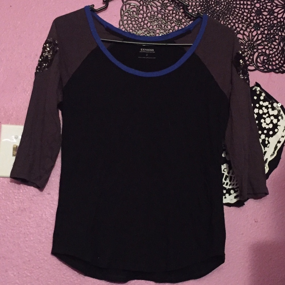 Black shirt with broken hearts on the shoulders